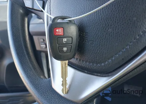 2017 Toyota Rav4 Le z USA, uszkodzony, nr VIN JTMBFREV1HJ126325